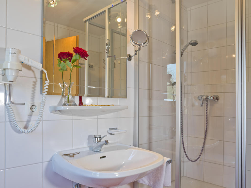 Hotel Garni Vier Jahreszeiten Bad Fussing Phòng bức ảnh